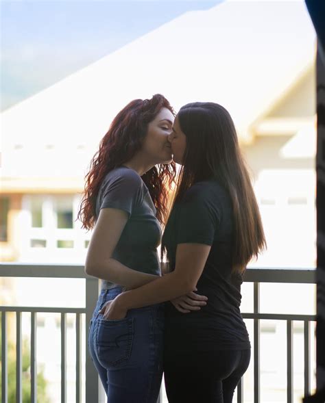 lesbian kissing videos|Authentic LGBT female lesbian couple kissing each other in slow。